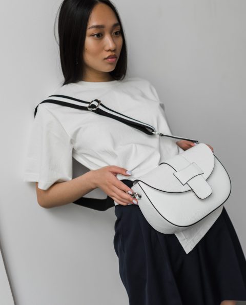 Кожаная женская сумка VEZZE C00624