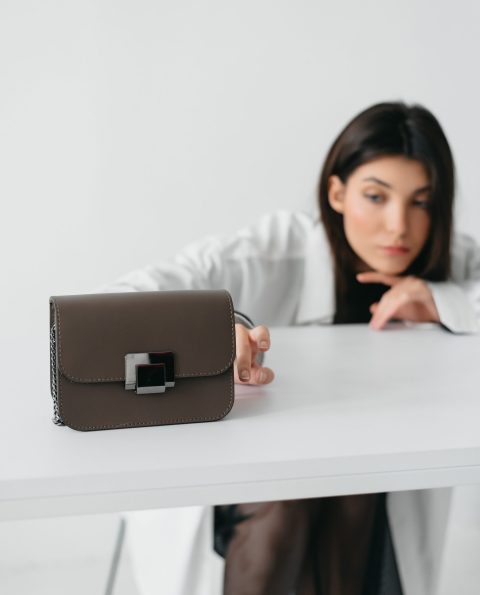 Кожаная женская сумка VEZZE C0038N