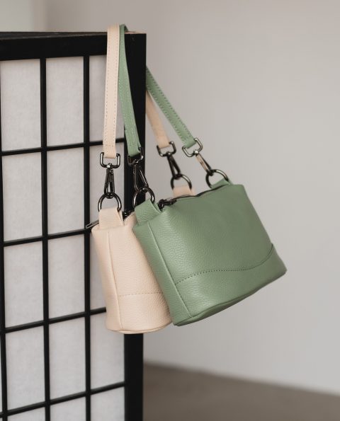 Кожаная женская сумка VEZZE C00780