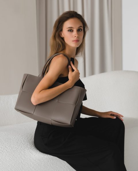 Кожаная женская сумка VEZZE C00794