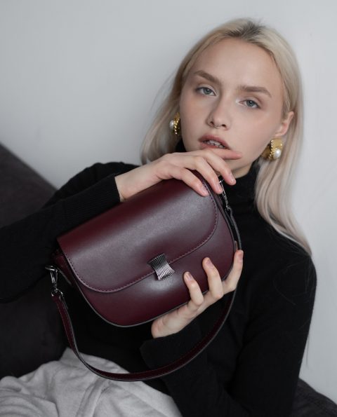 Кожаная женская сумка VEZZE C00200