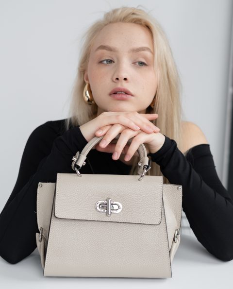 Кожаная женская сумка VEZZE C00706