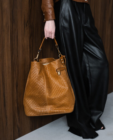 Замшевая женская сумка VEZZE C00507N