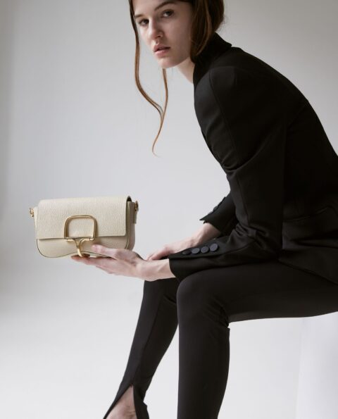 Кожаная женская сумка VEZZE C00522N